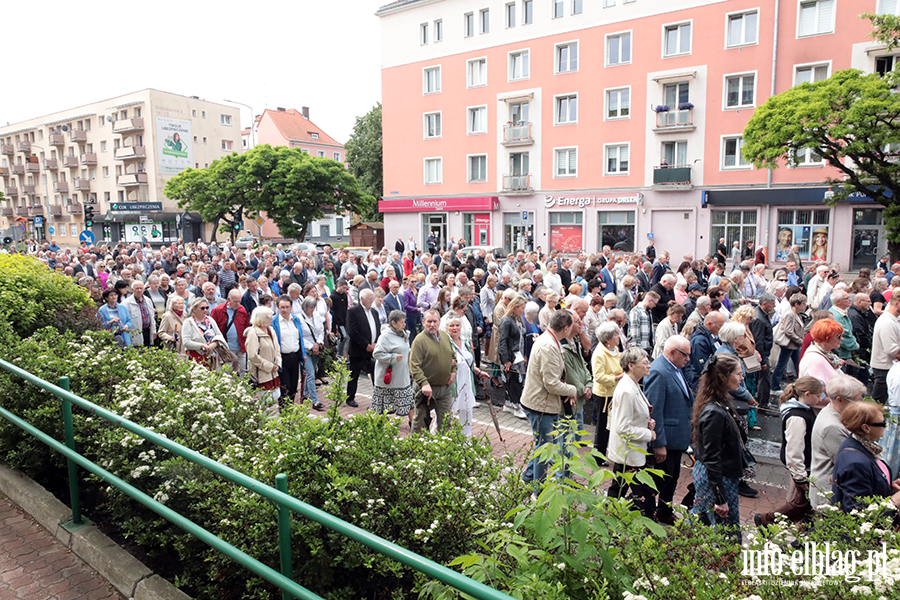 Ulicami Elbl�ga przesz�y procesje Bo�ego Cia�a.Zobacz procesj� na Starym Mie�cie, fot. 41