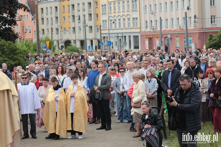 Ulicami Elbl�ga przesz�y procesje Bo�ego Cia�a.Zobacz procesj� na Starym Mie�cie, fot. 46