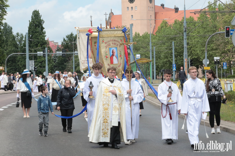 Ulicami Elbl�ga przesz�y procesje Bo�ego Cia�a.Zobacz procesj� na Starym Mie�cie, fot. 48