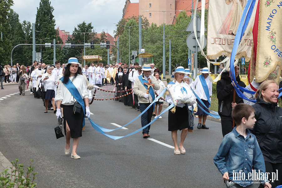 Ulicami Elbl�ga przesz�y procesje Bo�ego Cia�a.Zobacz procesj� na Starym Mie�cie, fot. 49