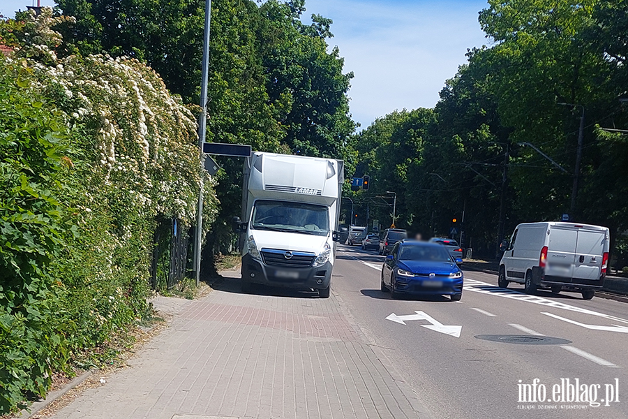 Mistrzowie Parkowania w Elbl�gu (cz�� 479), fot. 1