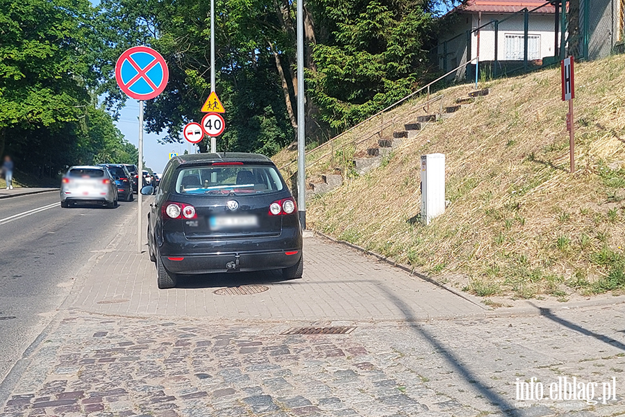 Mistrzowie Parkowania w Elbl�gu (cz�� 479), fot. 2