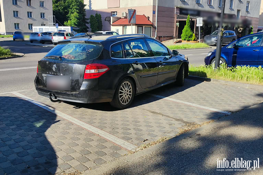 Mistrzowie Parkowania w Elbl�gu (cz�� 480), fot. 2
