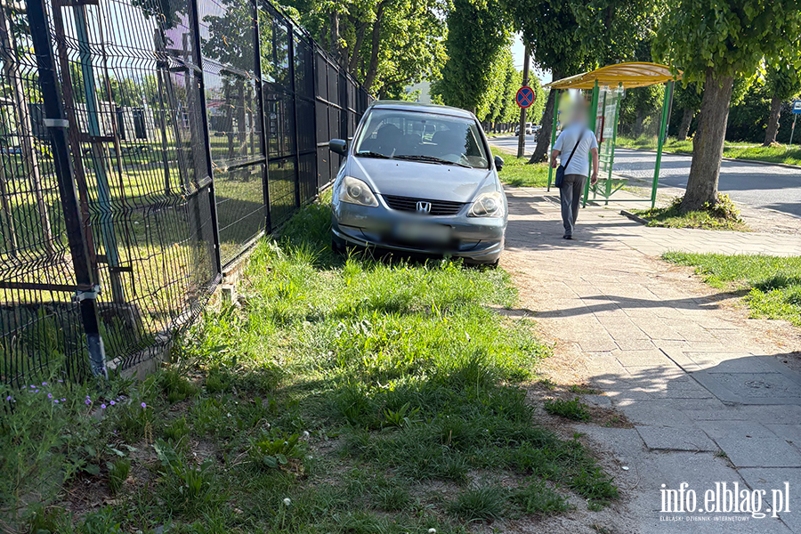 Mistrzowie Parkowania w Elbl�gu (cz�� 480), fot. 5