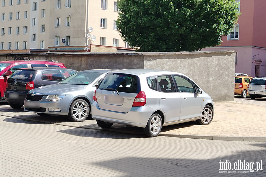 Mistrzowie Parkowania w Elbl�gu (cz�� 482), fot. 6