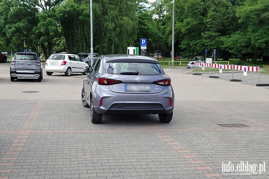 Mistrzowie Parkowania w Elbl�gu (cz�� 482), fot. 10