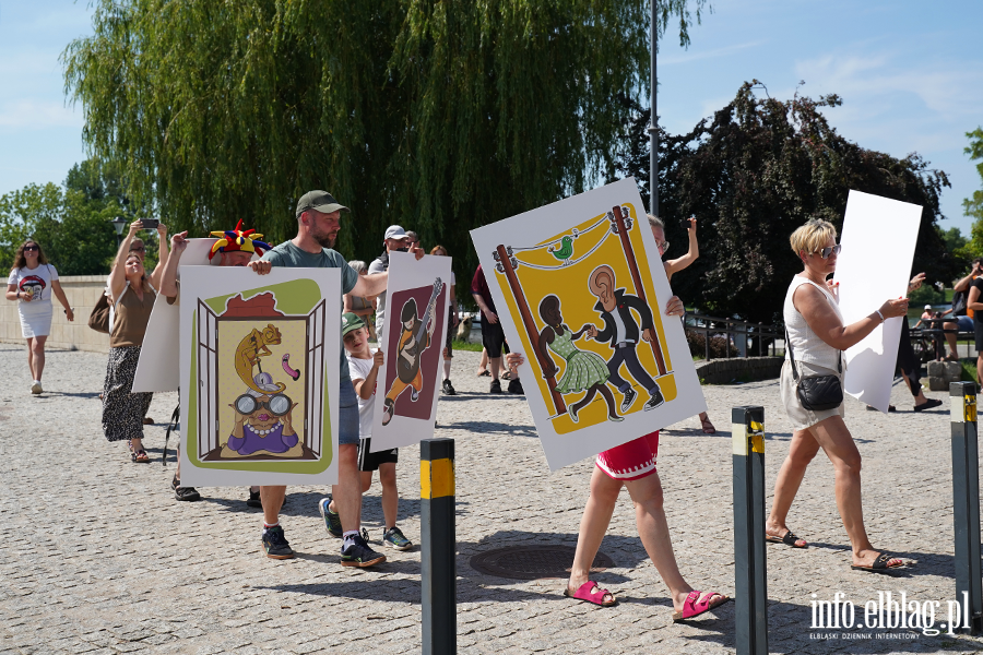 Muzyka wysz�a na ulice. Parada rozpocz�a Elbl�skie �wi�to Muzyki, fot. 40