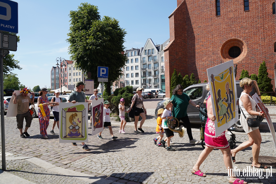 Muzyka wysz�a na ulice. Parada rozpocz�a Elbl�skie �wi�to Muzyki, fot. 42