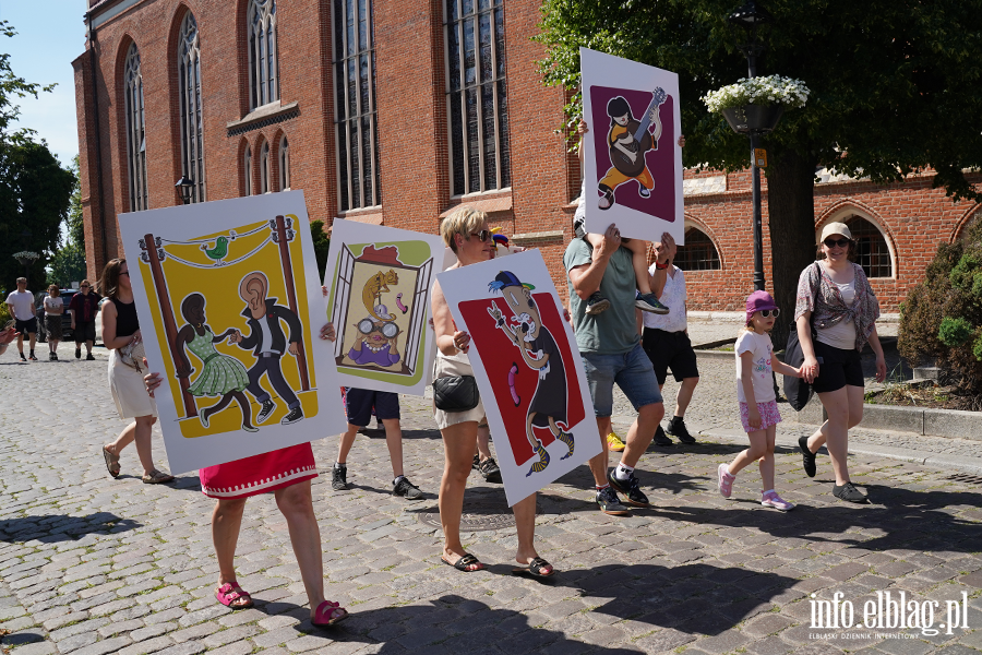 Muzyka wysz�a na ulice. Parada rozpocz�a Elbl�skie �wi�to Muzyki, fot. 48