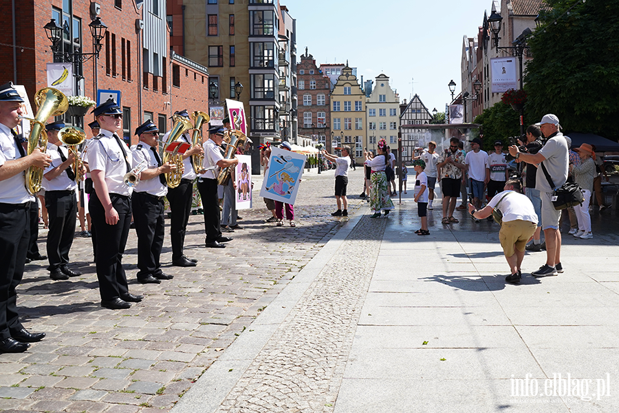 Muzyka wysz�a na ulice. Parada rozpocz�a Elbl�skie �wi�to Muzyki, fot. 49