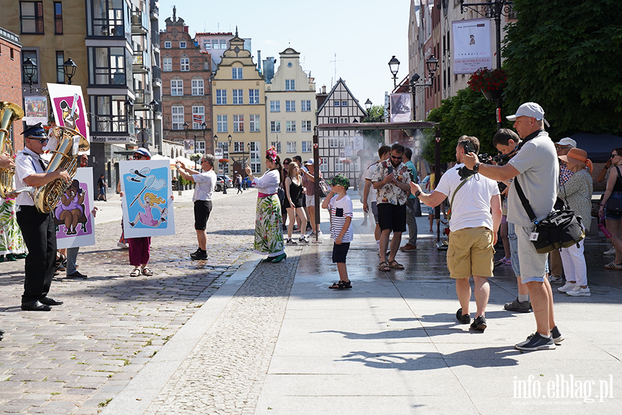 Muzyka wysz�a na ulice. Parada rozpocz�a Elbl�skie �wi�to Muzyki, fot. 50