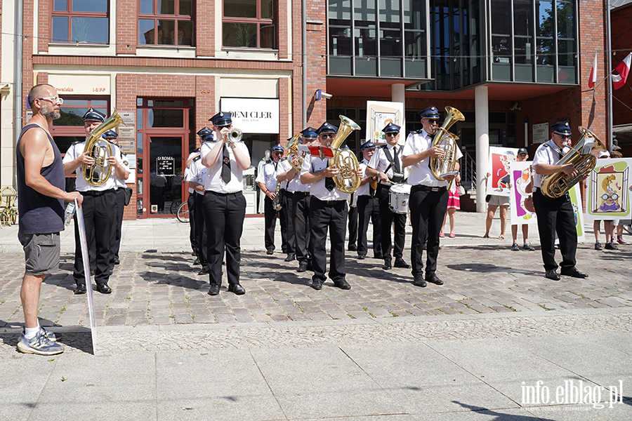 Muzyka wysz�a na ulice. Parada rozpocz�a Elbl�skie �wi�to Muzyki, fot. 51