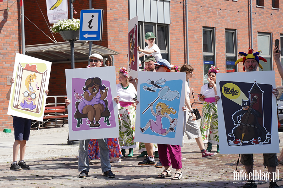 Muzyka wysz�a na ulice. Parada rozpocz�a Elbl�skie �wi�to Muzyki, fot. 53