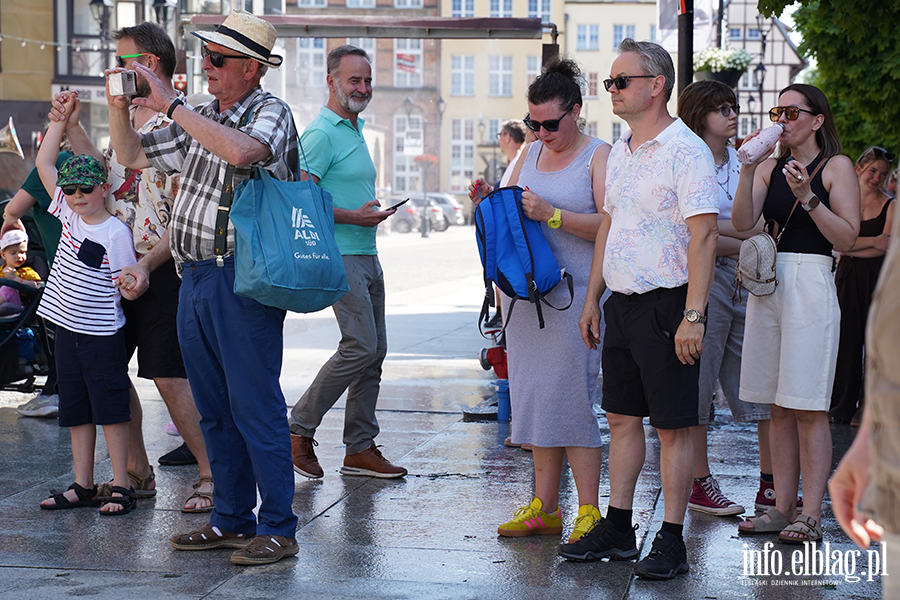 Muzyka wysz�a na ulice. Parada rozpocz�a Elbl�skie �wi�to Muzyki, fot. 55
