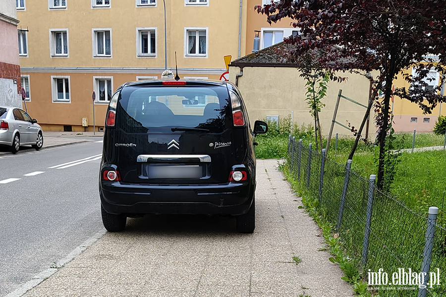 Mistrzowie Parkowania w Elbl�gu (cz�� 483), fot. 11