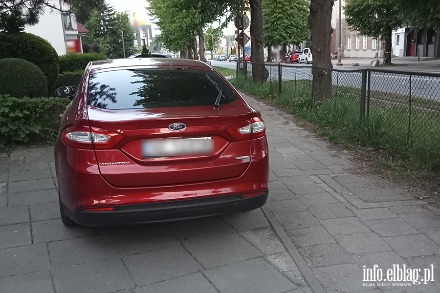 Mistrzowie Parkowania w Elbl�gu (cz�� 483), fot. 12