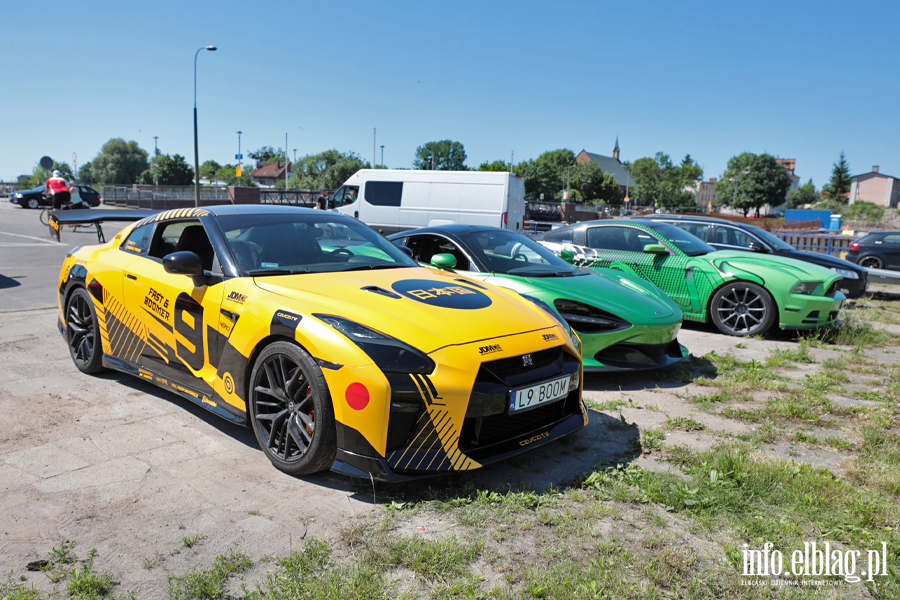 Lamborghini i Ferrari na Dniach Elbl�ga. Charytatywne przeja�d�ki superautami, fot. 2