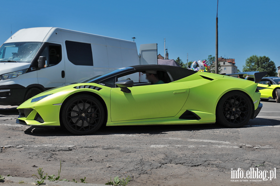 Lamborghini i Ferrari na Dniach Elbl�ga. Charytatywne przeja�d�ki superautami, fot. 12