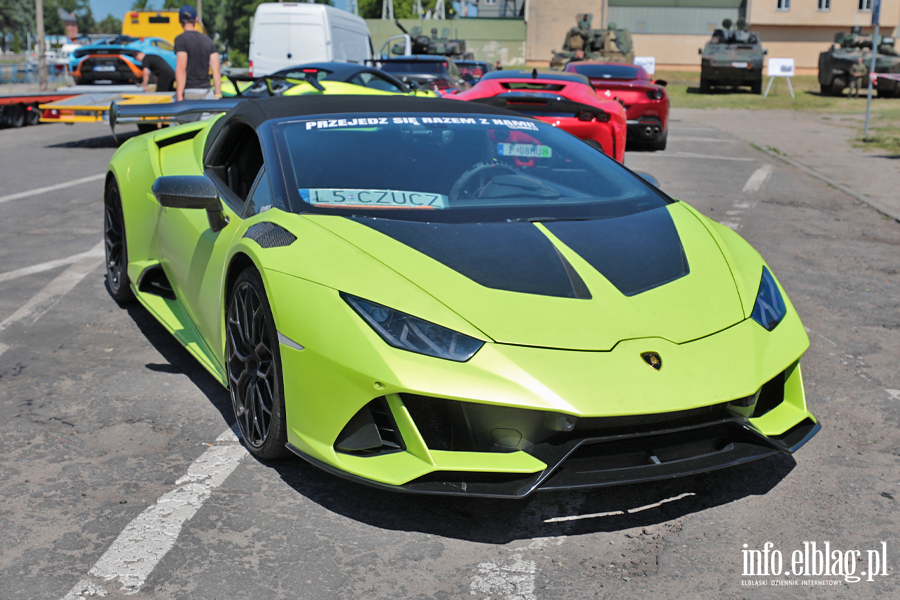 Lamborghini i Ferrari na Dniach Elbl�ga. Charytatywne przeja�d�ki superautami, fot. 13