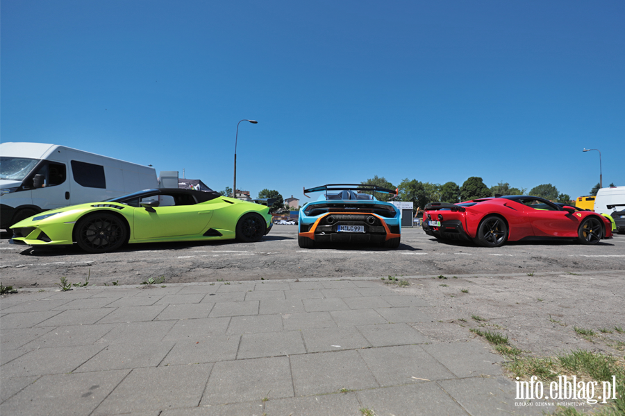 Lamborghini i Ferrari na Dniach Elbl�ga. Charytatywne przeja�d�ki superautami, fot. 15
