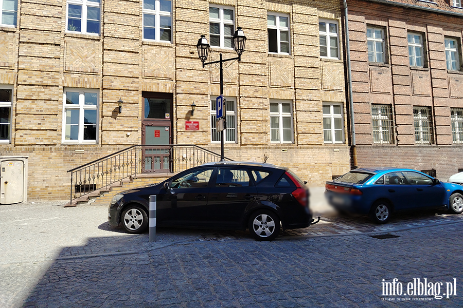 Mistrzowie Parkowania w Elbl�gu (cz�� 484), fot. 1