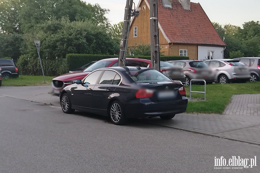 Mistrzowie Parkowania w Elbl�gu (cz�� 484), fot. 2