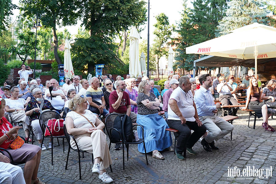 Spotkanie otwarte Andrzeja �liwki - go�� specjalny dr nauk prawnych Oskar Kida, fot. 5