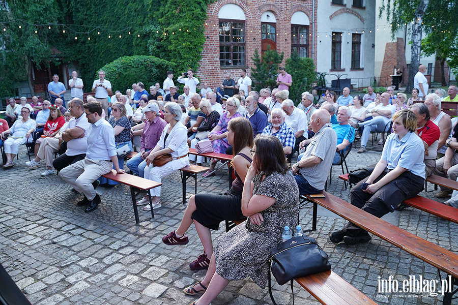 Spotkanie otwarte Andrzeja �liwki - go�� specjalny dr nauk prawnych Oskar Kida, fot. 11