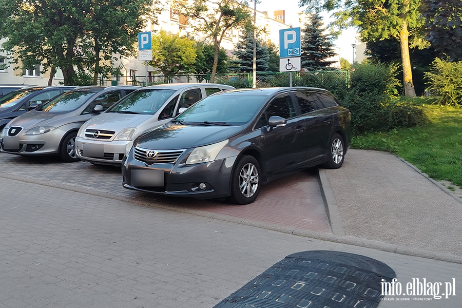 Mistrzowie Parkowania w Elbl�gu (cz�� 485), fot. 1