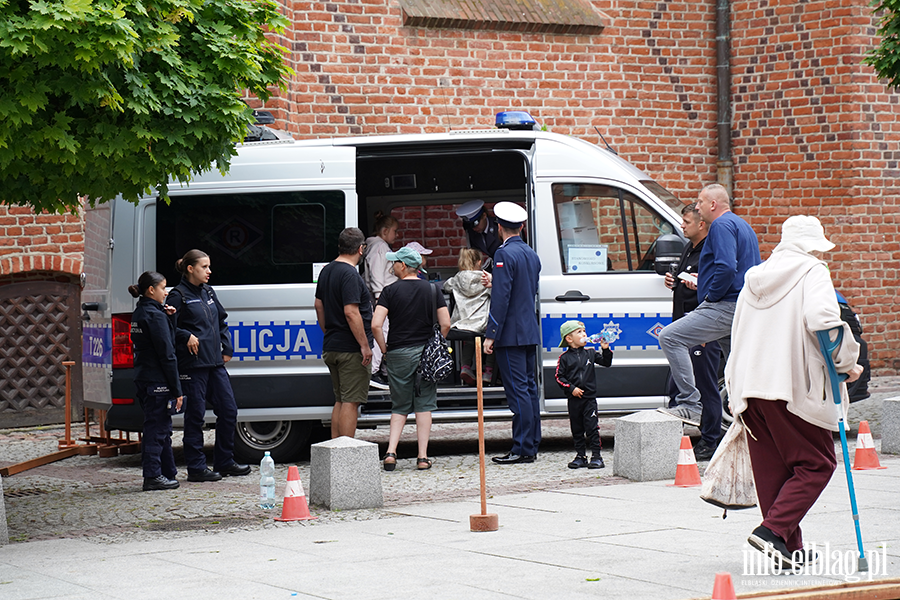 �wi�to Policji, fot. 105