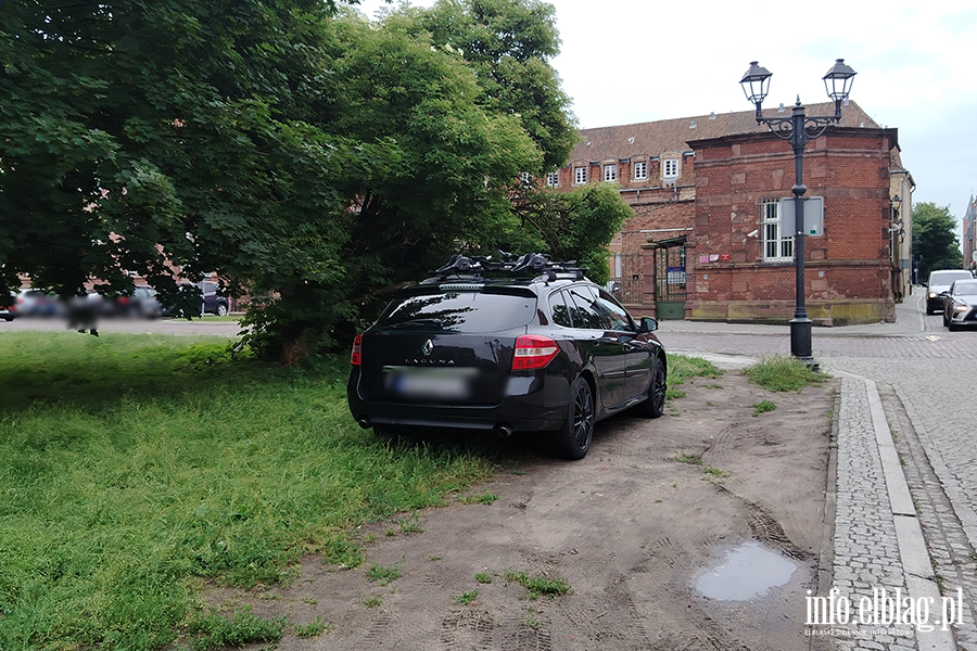 Mistrzowie Parkowania w Elbl�gu (cz�� 486), fot. 2