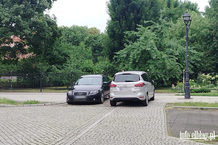 Mistrzowie Parkowania w Elbl�gu (cz�� 486), fot. 5