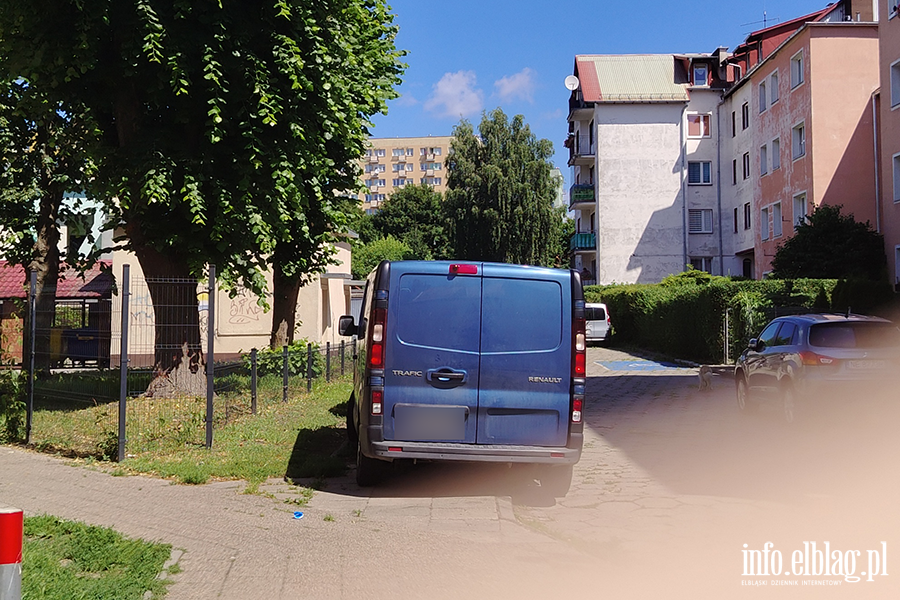 Mistrzowie Parkowania w Elbl�gu (cz�� 486), fot. 6