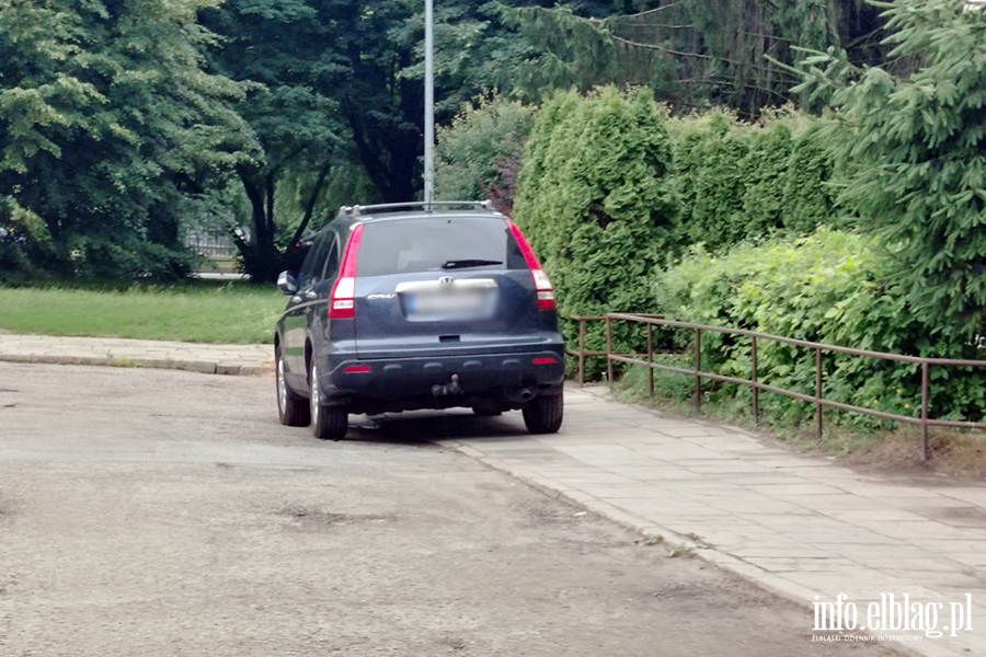Mistrzowie Parkowania w Elbl�gu (cz�� 488), fot. 11