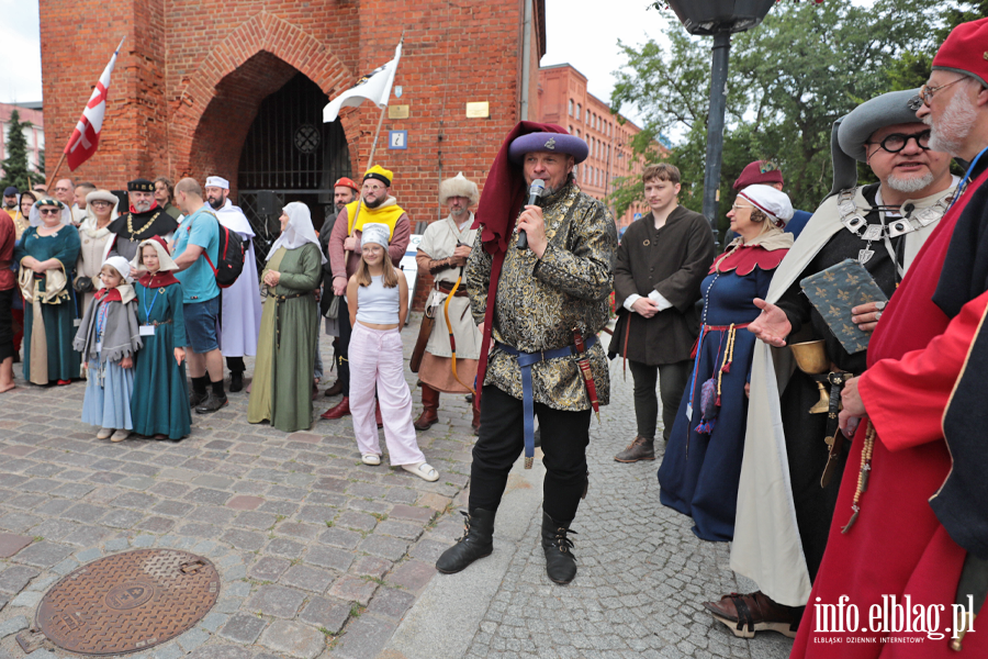 Parada, rycerze i �redniowieczny jarmark. Turniej w Elbl�gu (zobacz zdj�cia), fot. 1