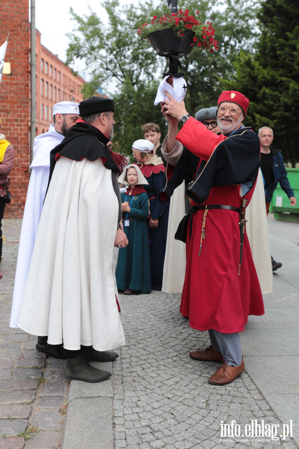 Parada, rycerze i �redniowieczny jarmark. Turniej w Elbl�gu (zobacz zdj�cia), fot. 3