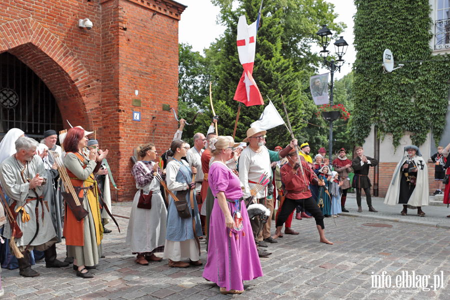 Parada, rycerze i �redniowieczny jarmark. Turniej w Elbl�gu (zobacz zdj�cia), fot. 14