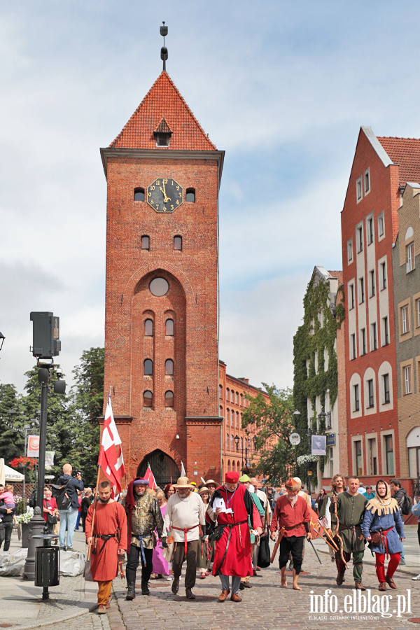 Parada, rycerze i �redniowieczny jarmark. Turniej w Elbl�gu (zobacz zdj�cia), fot. 16