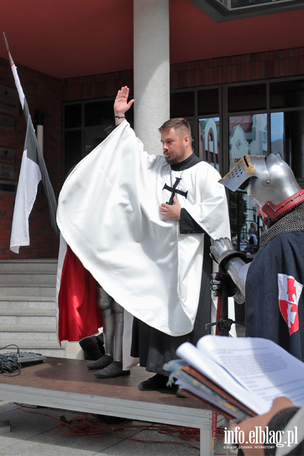 Elbl�g cofn�� si� do 1410 roku. Widowiskowa inscenizacja przed Ratuszem Staromiejskim , fot. 19