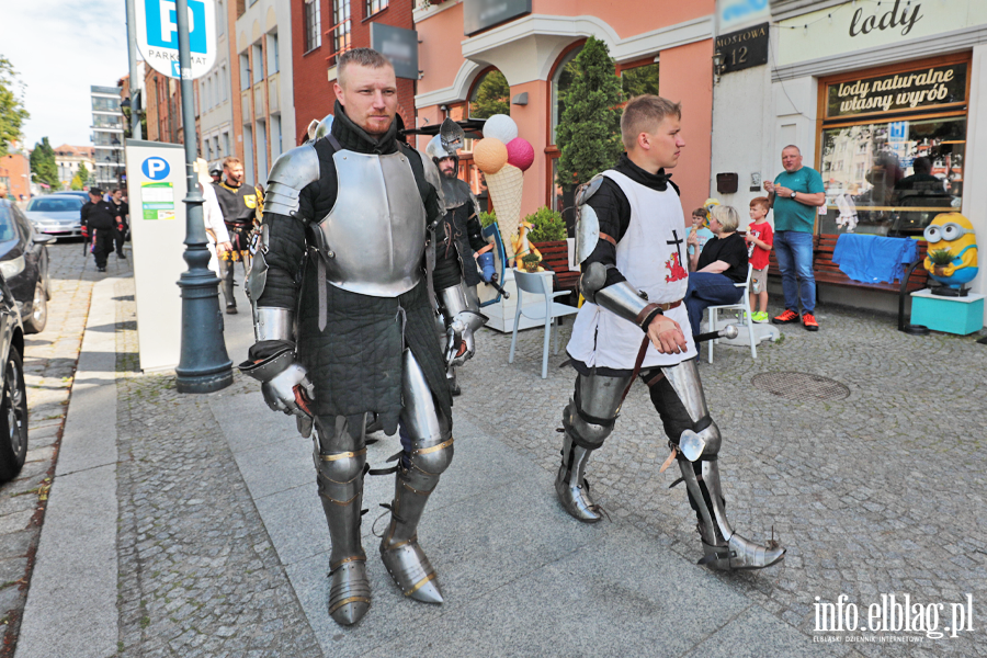 Elbl�g cofn�� si� do 1410 roku. Widowiskowa inscenizacja przed Ratuszem Staromiejskim , fot. 23