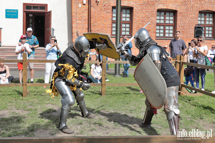 Turniej Rycerski i �uczniczy w Elbl�gu. Dzie� w �wiecie �redniowiecznych wojownik�w, fot. 32