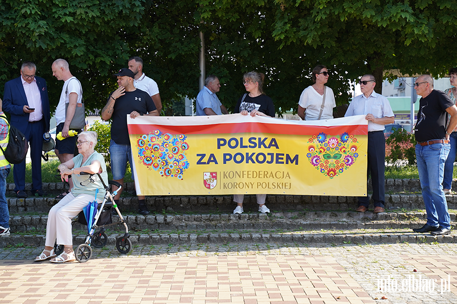 Grzegorz Braun i marsz Polska za Pokojem w Elbl�gu, fot. 2
