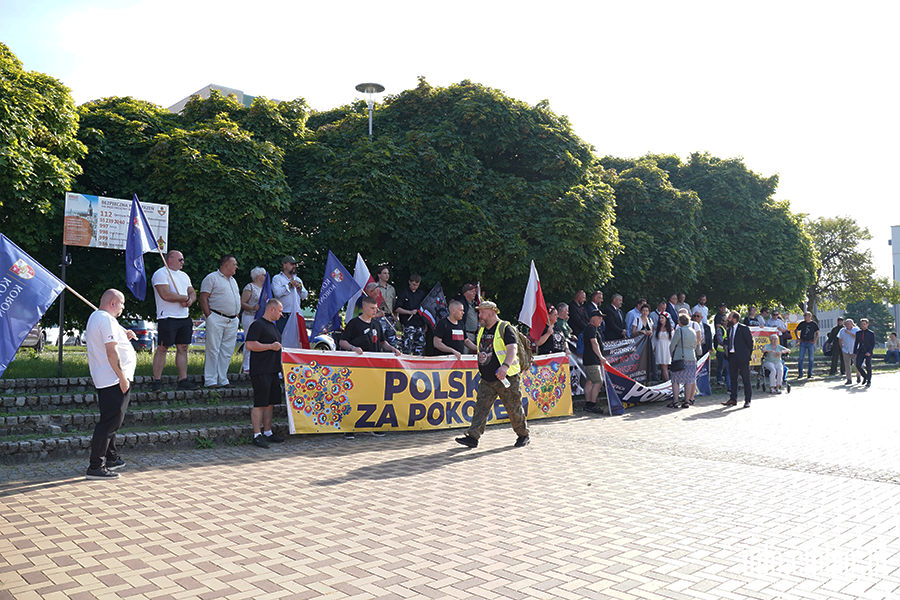 Grzegorz Braun i marsz Polska za Pokojem w Elbl�gu, fot. 4