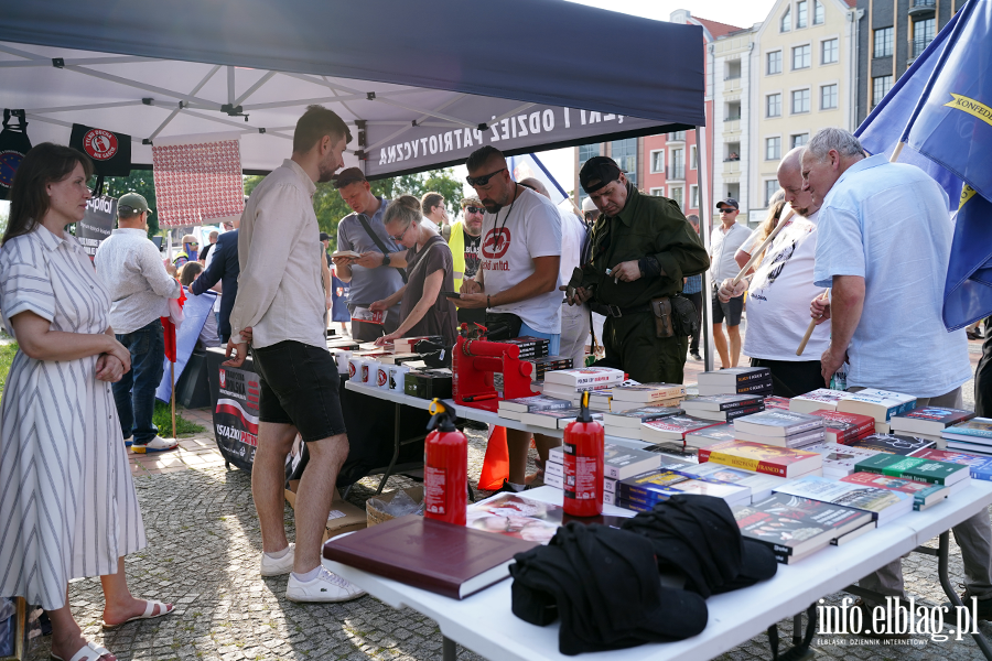 Grzegorz Braun i marsz Polska za Pokojem w Elbl�gu, fot. 54