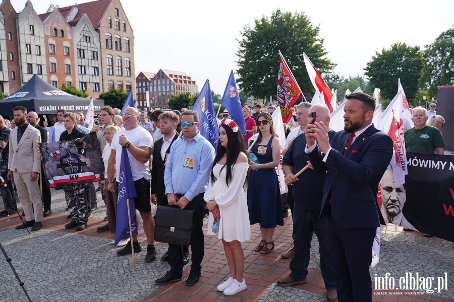 Grzegorz Braun i marsz Polska za Pokojem w Elbl�gu, fot. 61