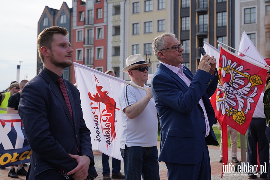 Grzegorz Braun i marsz Polska za Pokojem w Elbl�gu, fot. 67