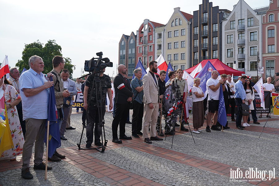 Grzegorz Braun i marsz Polska za Pokojem w Elbl�gu, fot. 68
