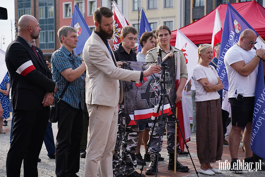 Grzegorz Braun i marsz Polska za Pokojem w Elbl�gu, fot. 69