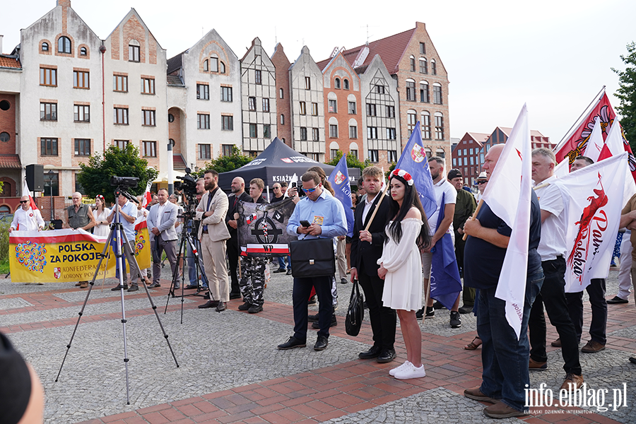 Grzegorz Braun i marsz Polska za Pokojem w Elbl�gu, fot. 78