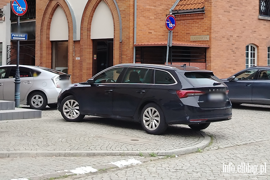 Mistrzowie Parkowania w Elbl�gu (cz�� 491), fot. 2